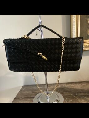 Black Woven Faux Leather Shoulder Bag Clutch with Gold Chain
